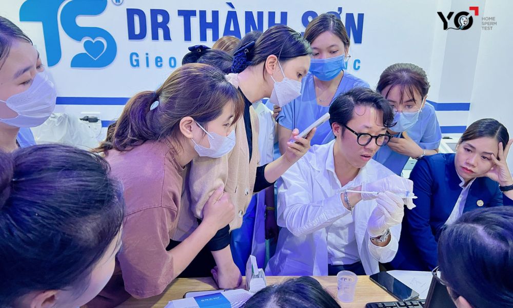 Đội bác sĩ và kỹ thuật viên xét nghiệm được chuyên gia MES đào tạo kỹ lưỡng